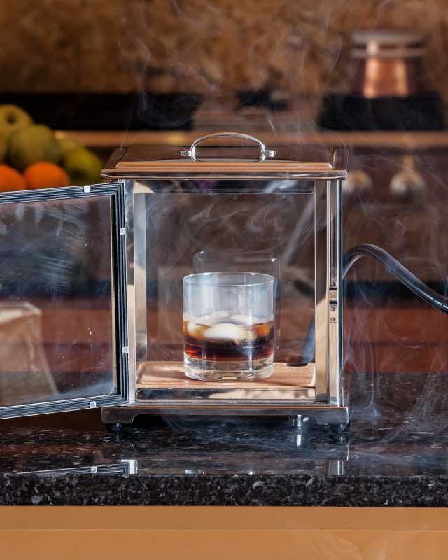 Smoking Box with Handheld Smoker